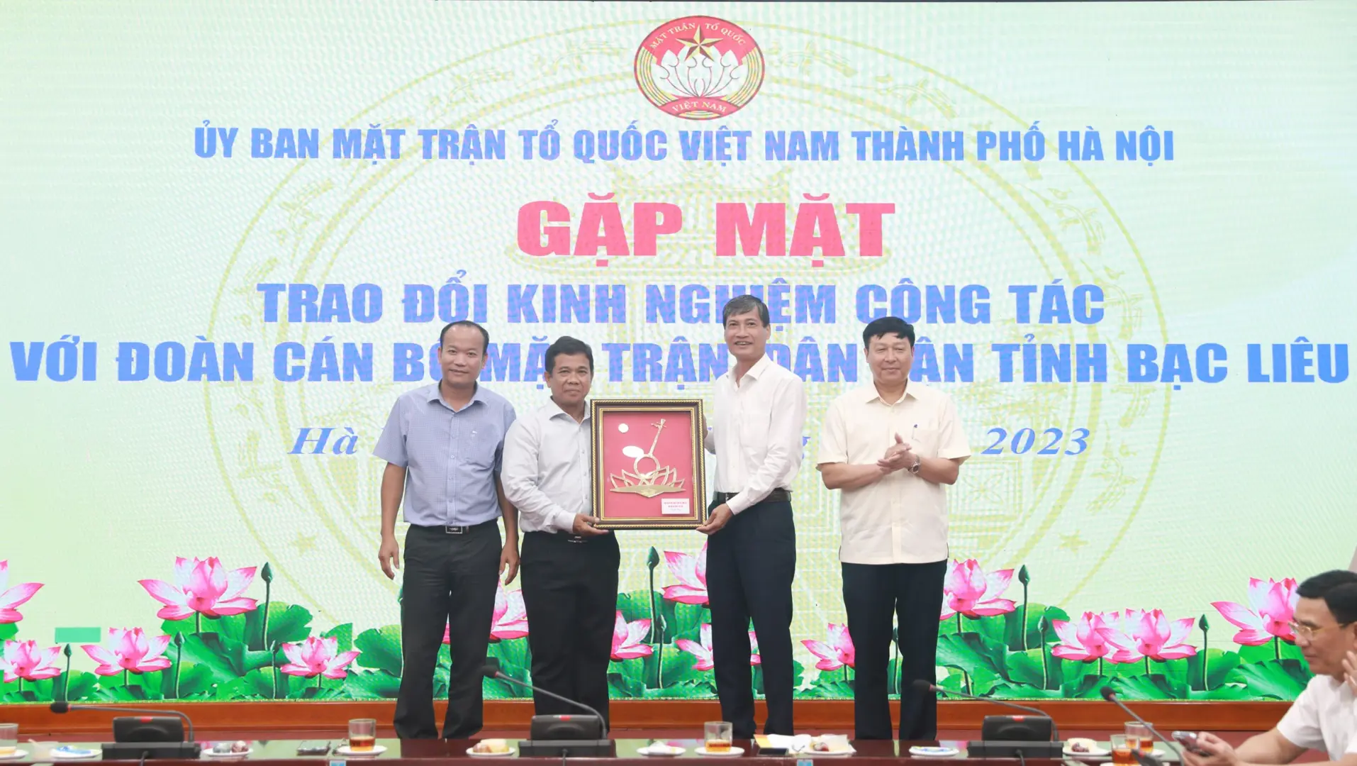 Thành phố Hà Nội và tỉnh Bạc Liêu trao đổi kinh nghiệm công tác Mặt trận