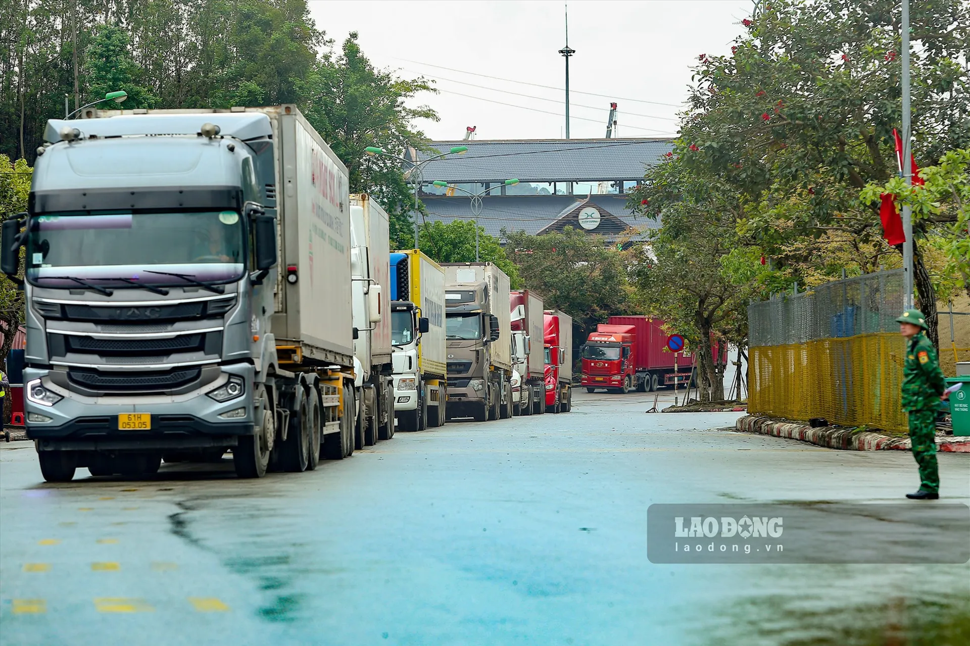 Loạt giải pháp trước mắt và lâu dài giảm ùn ứ tại các cửa khẩu