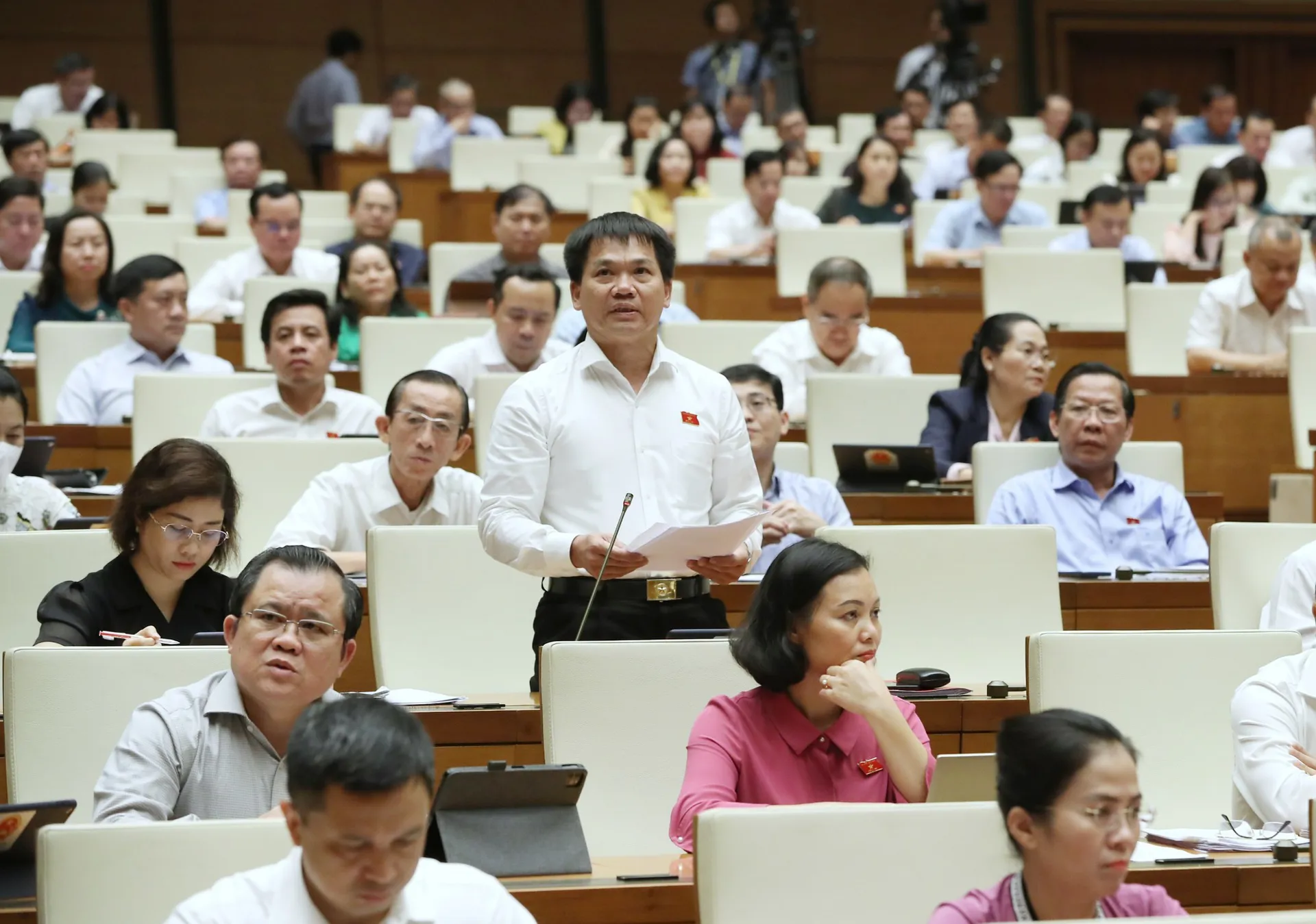 Thành phố Hồ Chí Minh không chỉ cần chính sách đặc thù mà phải đặc biệt