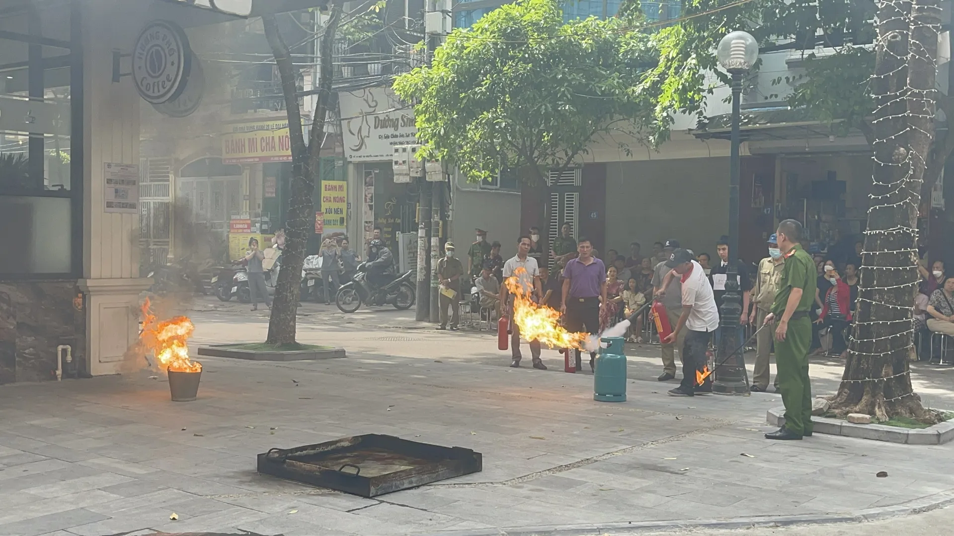 Quan Hoa diễn tập phương án chữa cháy tại Tổ liên gia PCCC