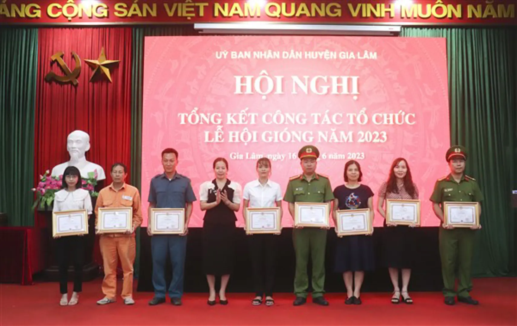 Gia Lâm khen thưởng các tập thể, cá nhân trong công tác tổ chức hội Gióng