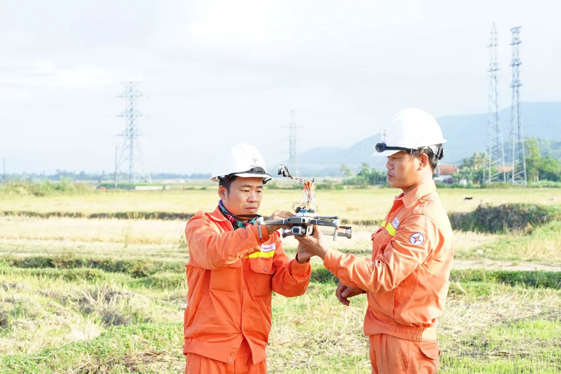 Cần tăng cường ý thức tiết kiệm khi nhu cầu sử dụng điện cao