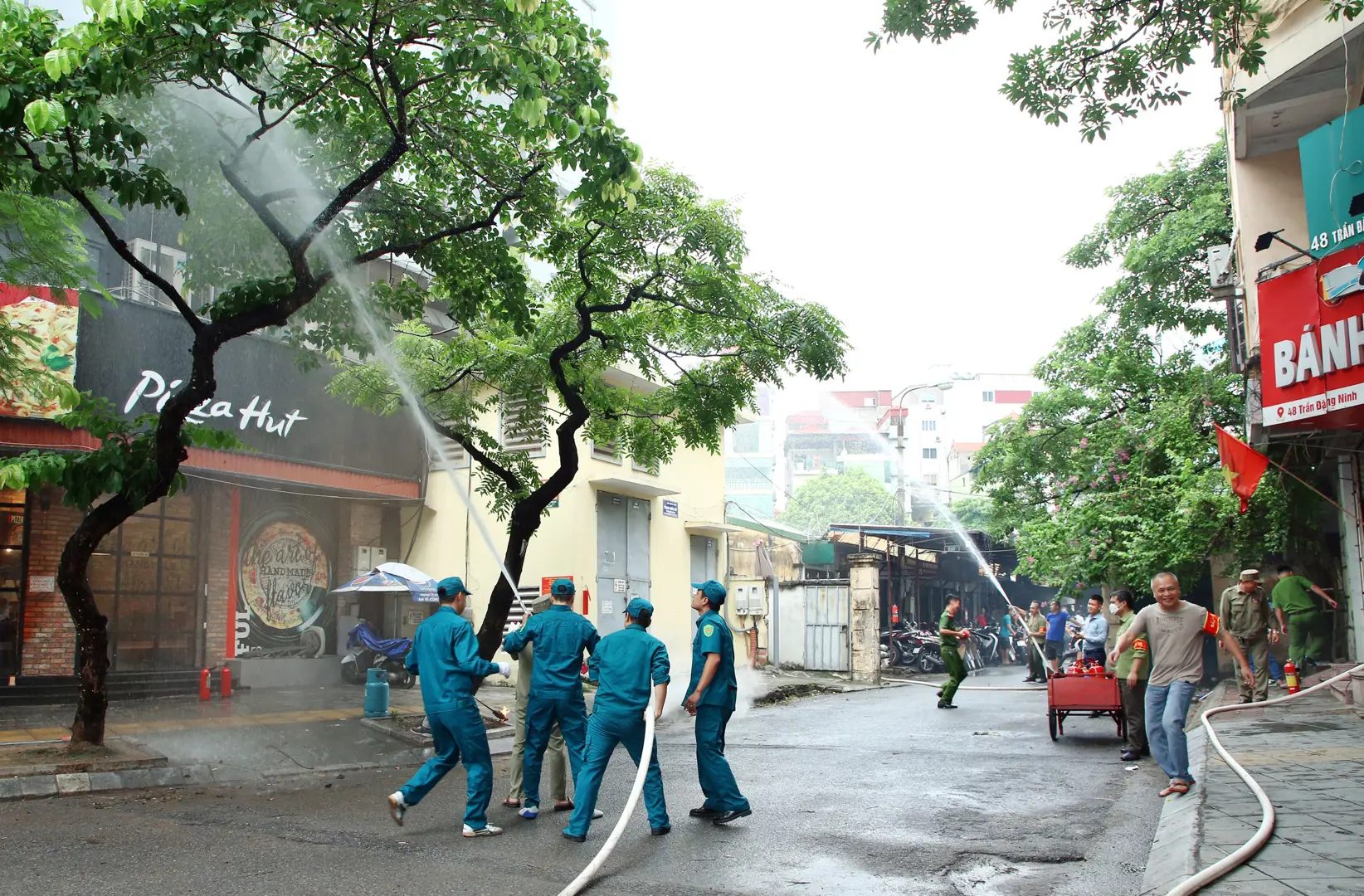 Dịch Vọng diễn tập phòng cháy chữa cháy tại tổ liên gia an toàn