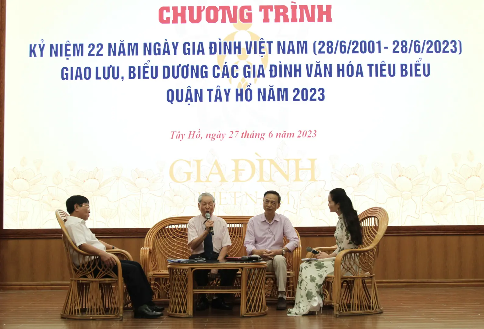 Tây Hồ biểu dương 64 gia đình văn hóa tiêu biểu năm 2023