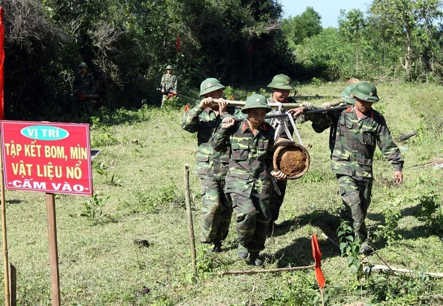 Rà phá 500.00ha đất ô nhiễm bom mìn, bảo đảm an toàn cho Nhân dân