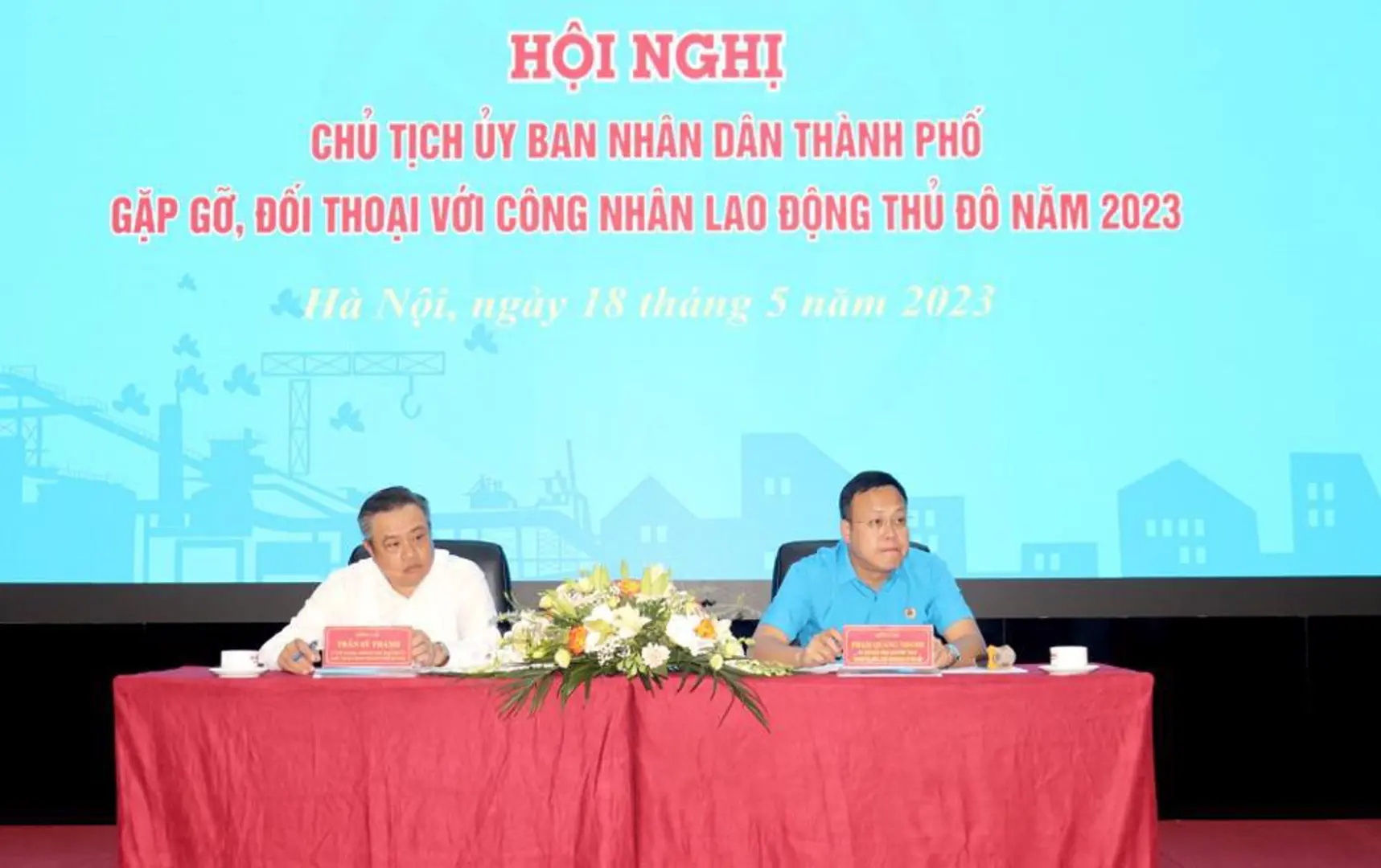 Hà Nội: Tặng quà, trợ cấp trên 2,9 tỷ đồng cho CNLĐ trong Tháng Công nhân