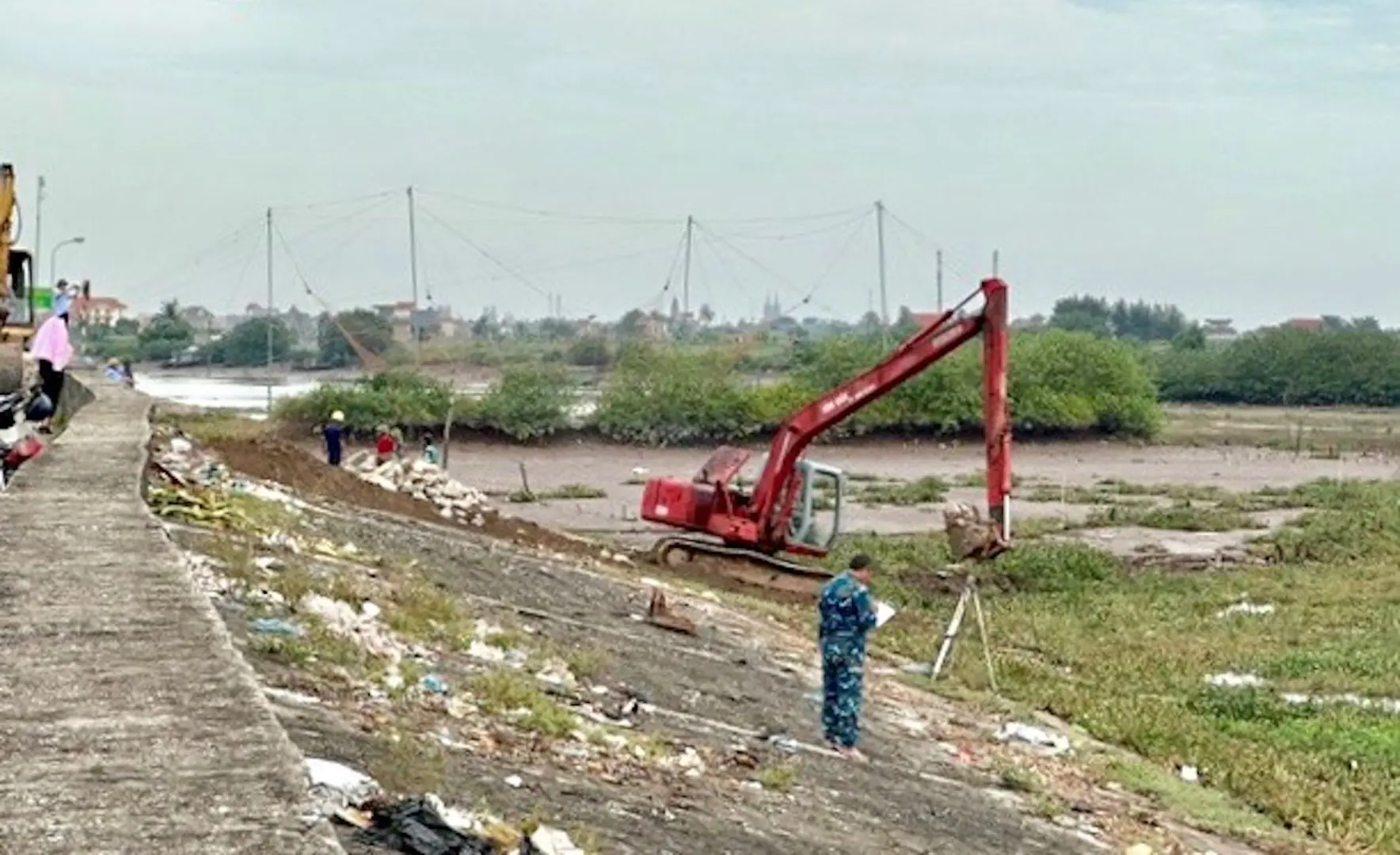 Gia tăng người chết và thiệt hại do mưa lớn, lốc sét tại nhiều địa phương