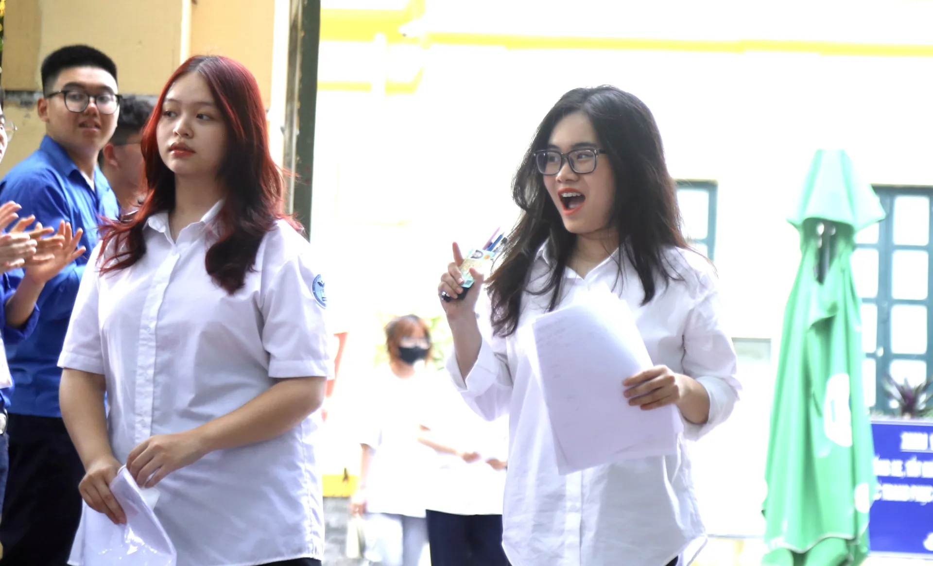 Kết thúc môn Ngoại ngữ, thí sinh phấn khởi hoàn thành thi tốt nghiệp THPT 2023