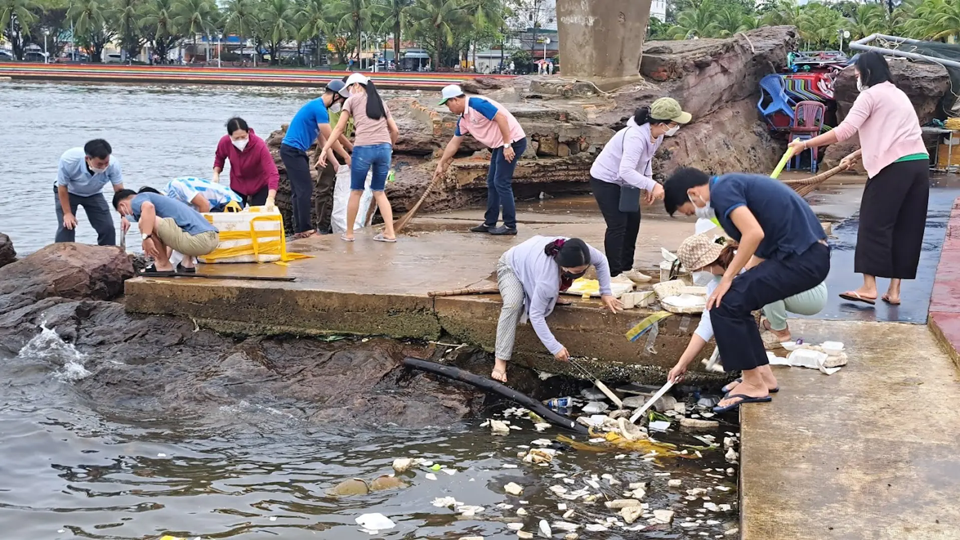 Phú Quốc: Chung tay làm sạch môi trường