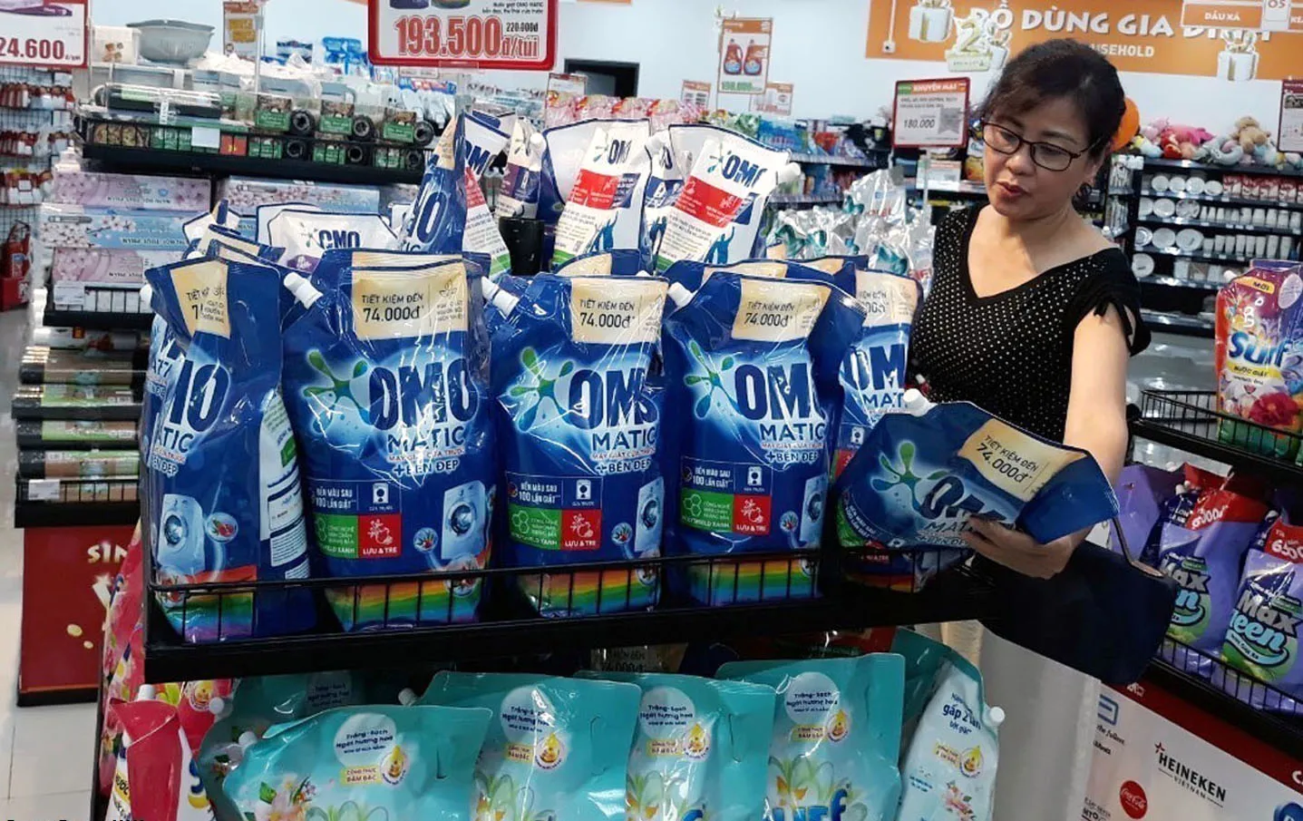 Hà Nội: Siêu thị đồng loạt giảm giá cuối tuần