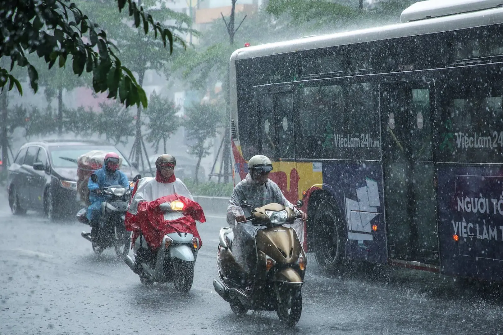 Chủ động ứng phó mưa dông tại Hà Nội và các tỉnh phía Bắc