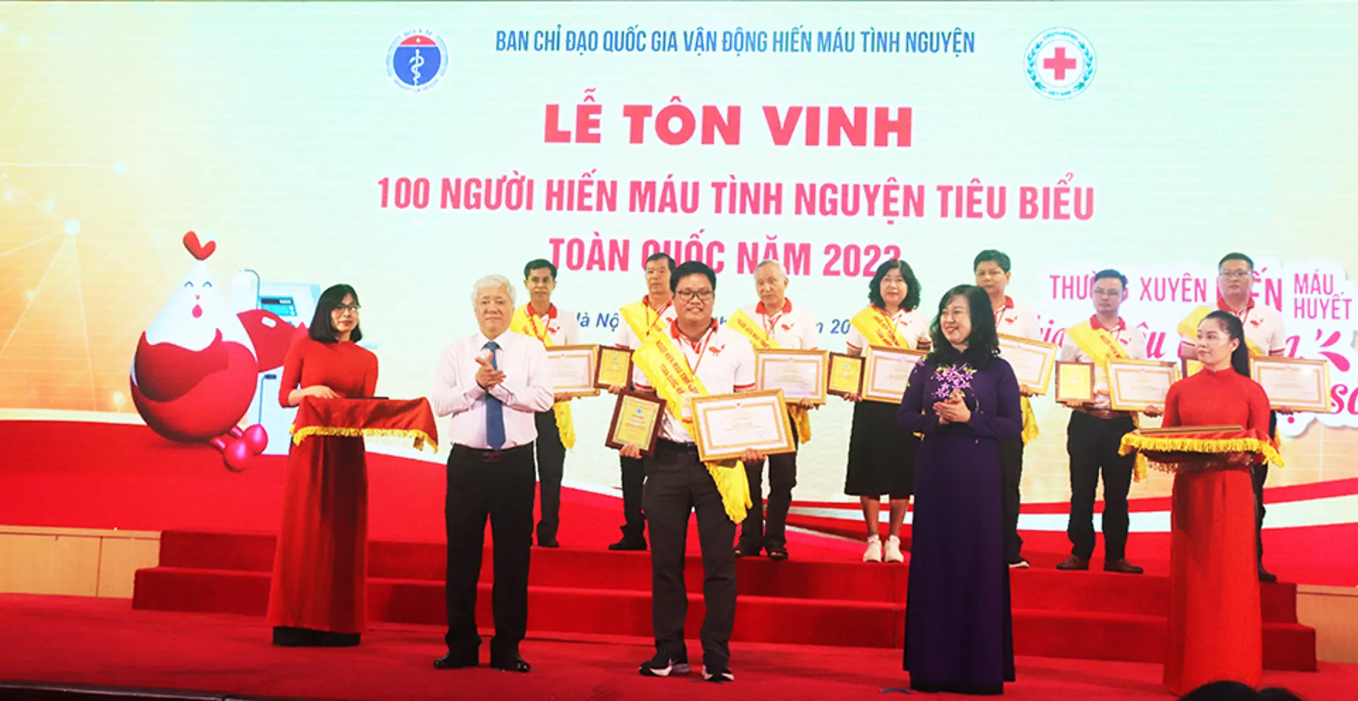 Tôn vinh 100 người hiến máu tiêu biểu toàn quốc năm 2023