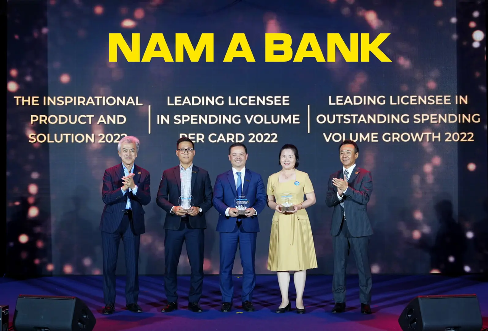 Nam A Bank ghi dấu ấn tiên phong trong các sản phẩm thẻ