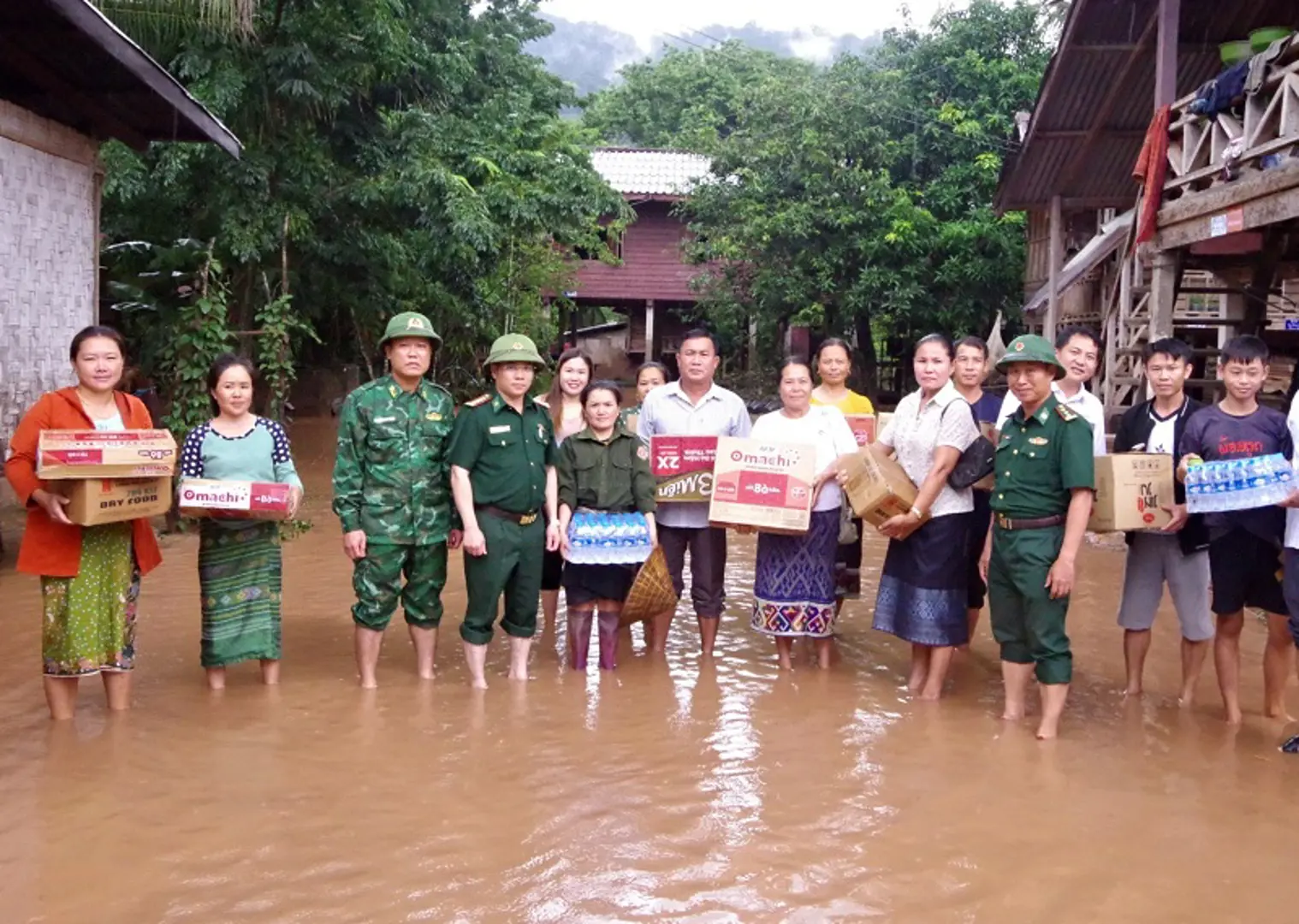 Bộ đội Biên phòng Hà Tĩnh tiếp cận hiện trường sạt lở đất tại Lào