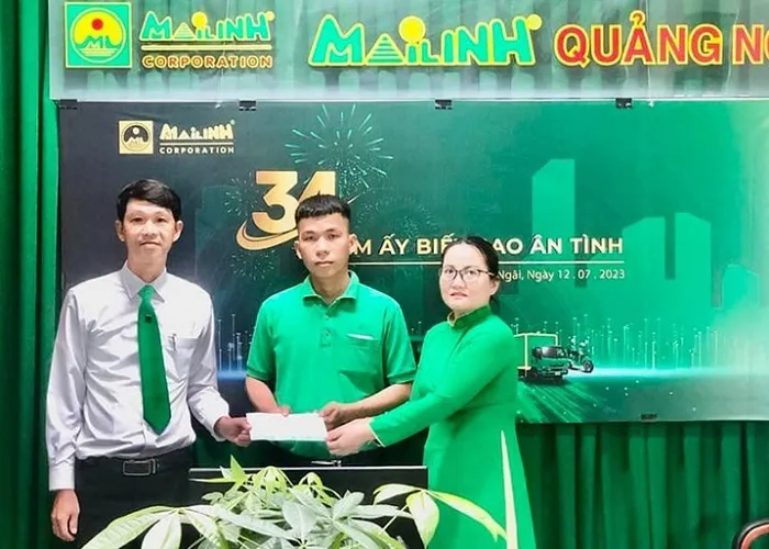 Trả lại hơn 400 triệu đồng cho hành khách chuyển nhầm tiền