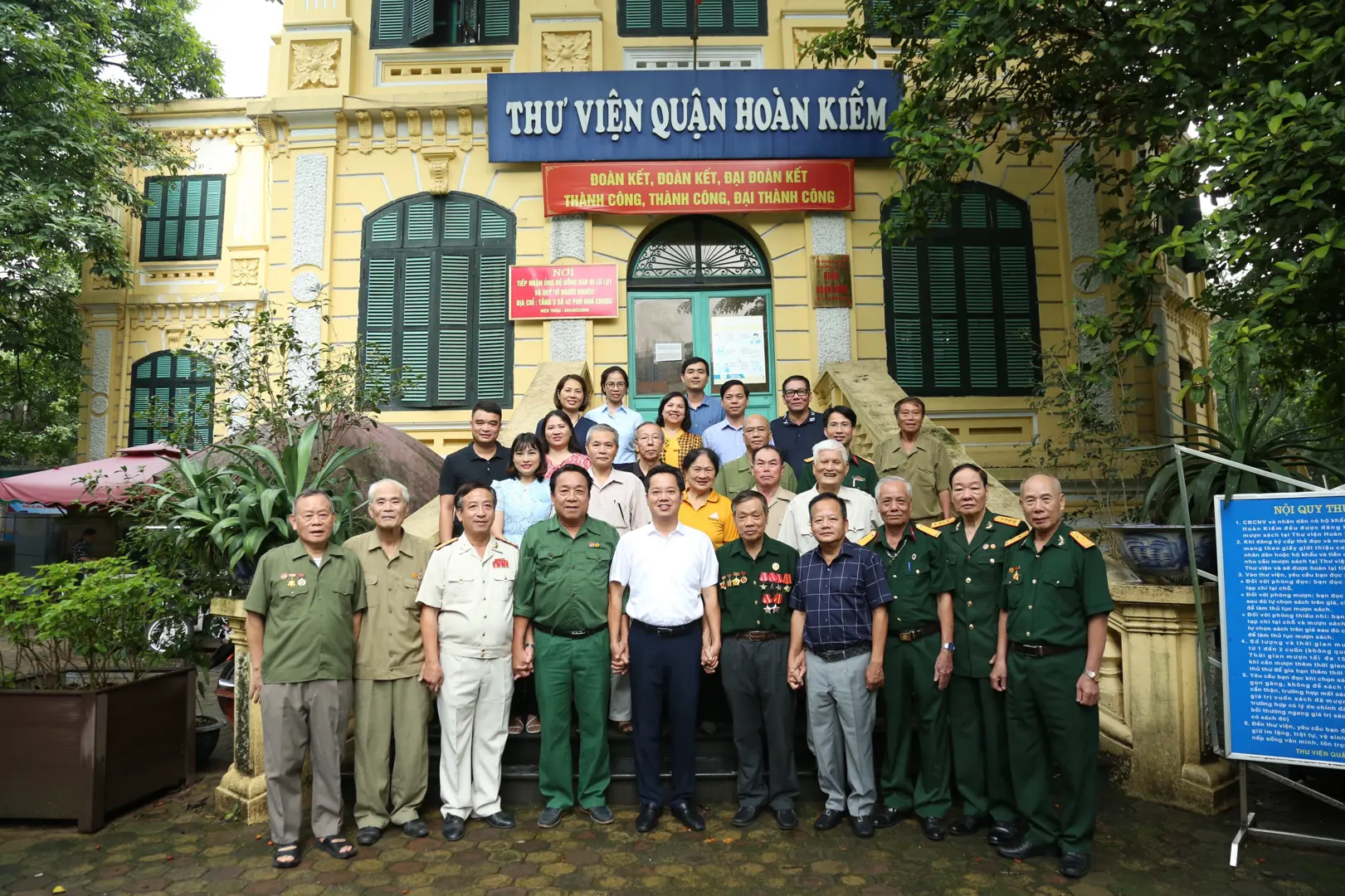 Quận Hoàn Kiếm: Thăm, tặng quà cho nạn nhân chất độc da cam/dioxin