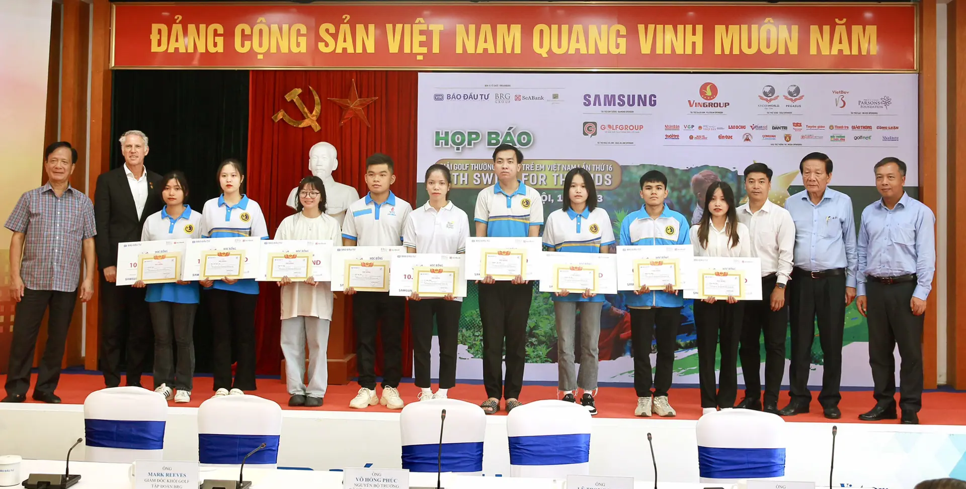 Khởi động giải golf từ thiện thường niên Vì trẻ em Việt Nam năm 2023