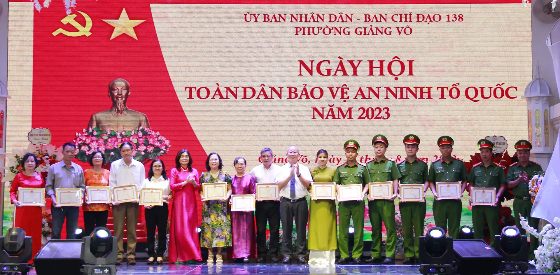 Tưng bừng Ngày hội toàn dân bảo vệ an ninh Tổ quốc tại phường Giảng Võ