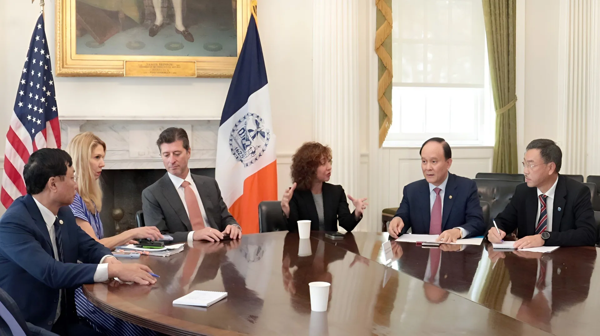 Đoàn đại biểu TP Hà Nội thăm, làm việc với chính quyền TP New York