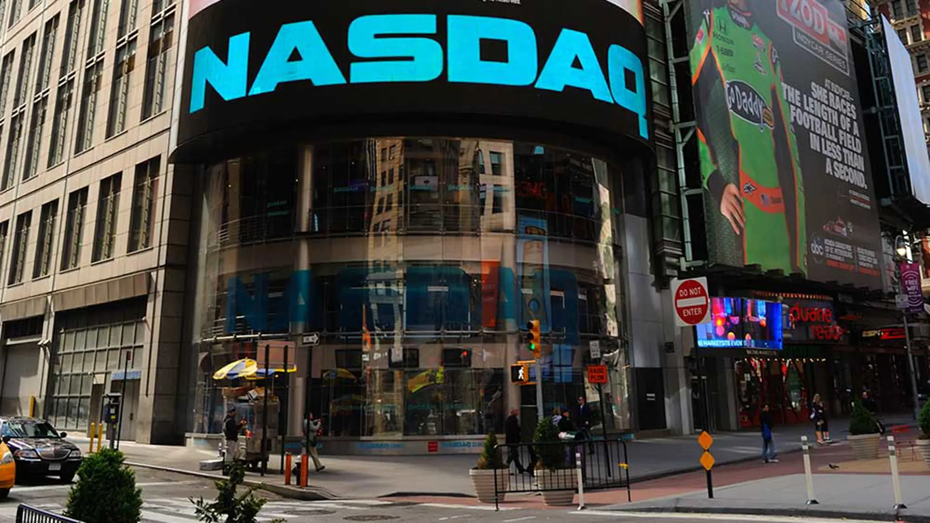 Chứng khoán Mỹ ngóng tin mới từ Fed, Nasdaq Compsite tăng mạnh nhất gần 1 tháng