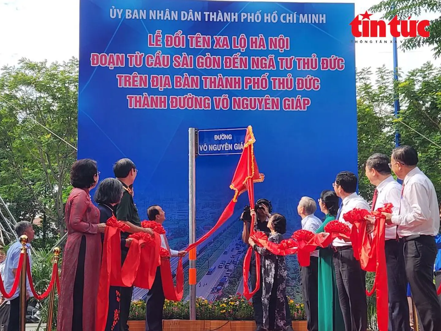 TP Hồ Chí Minh: Đổi tên Xa lộ Hà Nội thành đường Võ Nguyên Giáp