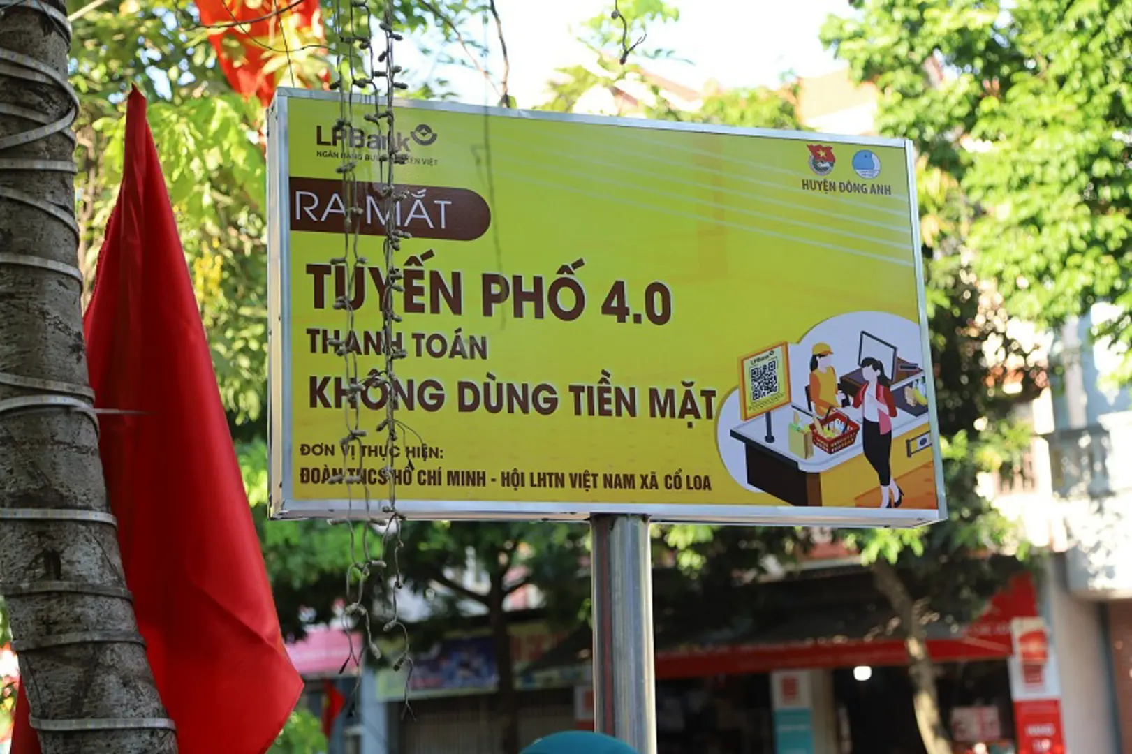 Huyện Đông Anh khánh thành tuyến phố thanh toán không dùng tiền mặt