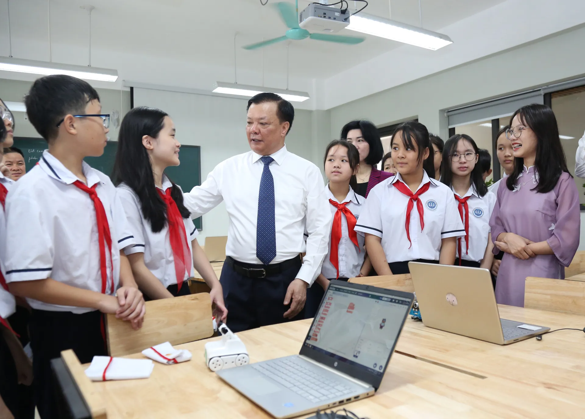 Tin tức tổng hợp hấp dẫn nhất trên báo in ra ngày 6/9/2023