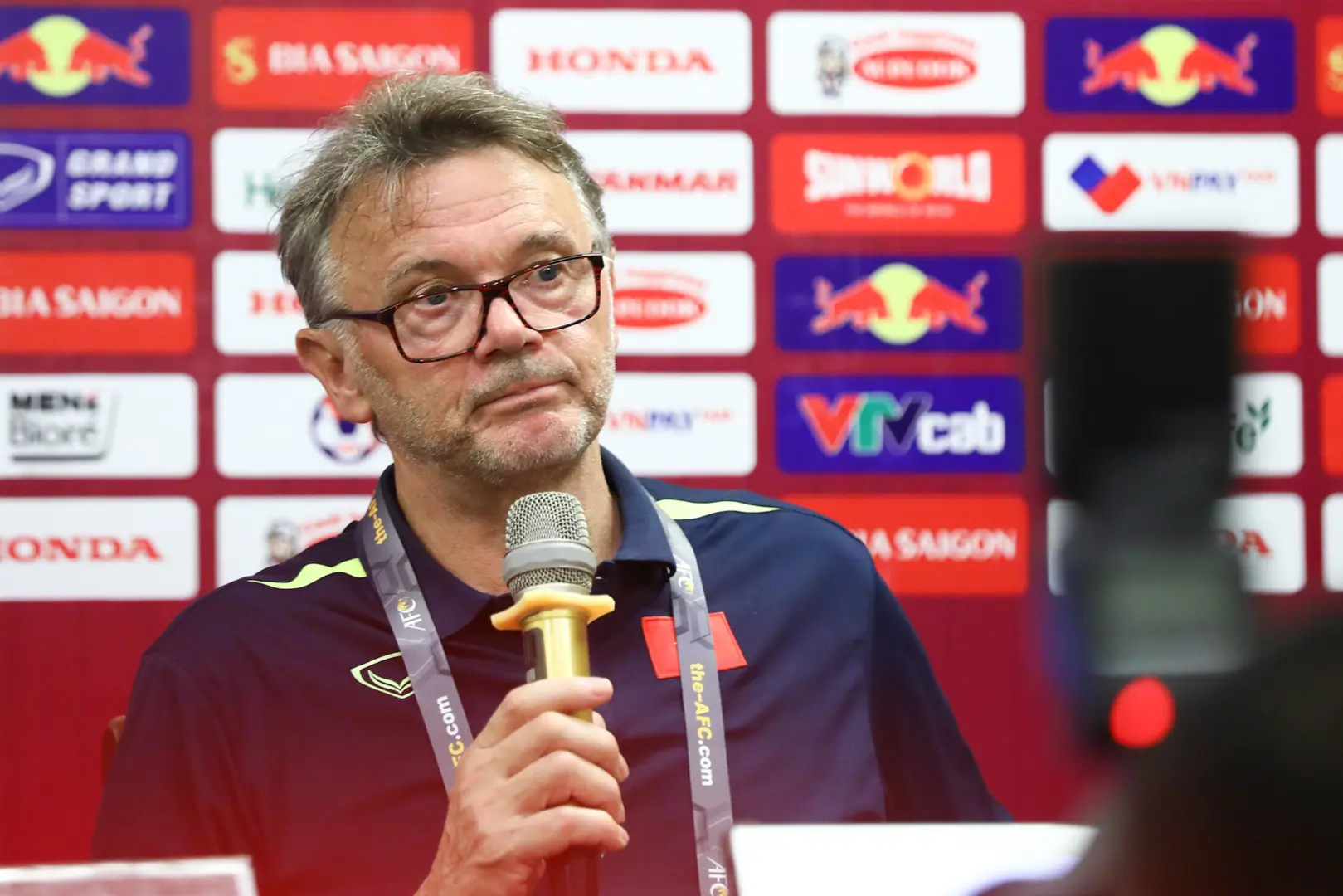 HLV Philippe Troussier: "Có thể chỉ trích U23 Việt Nam vì ghi nhiều bàn"