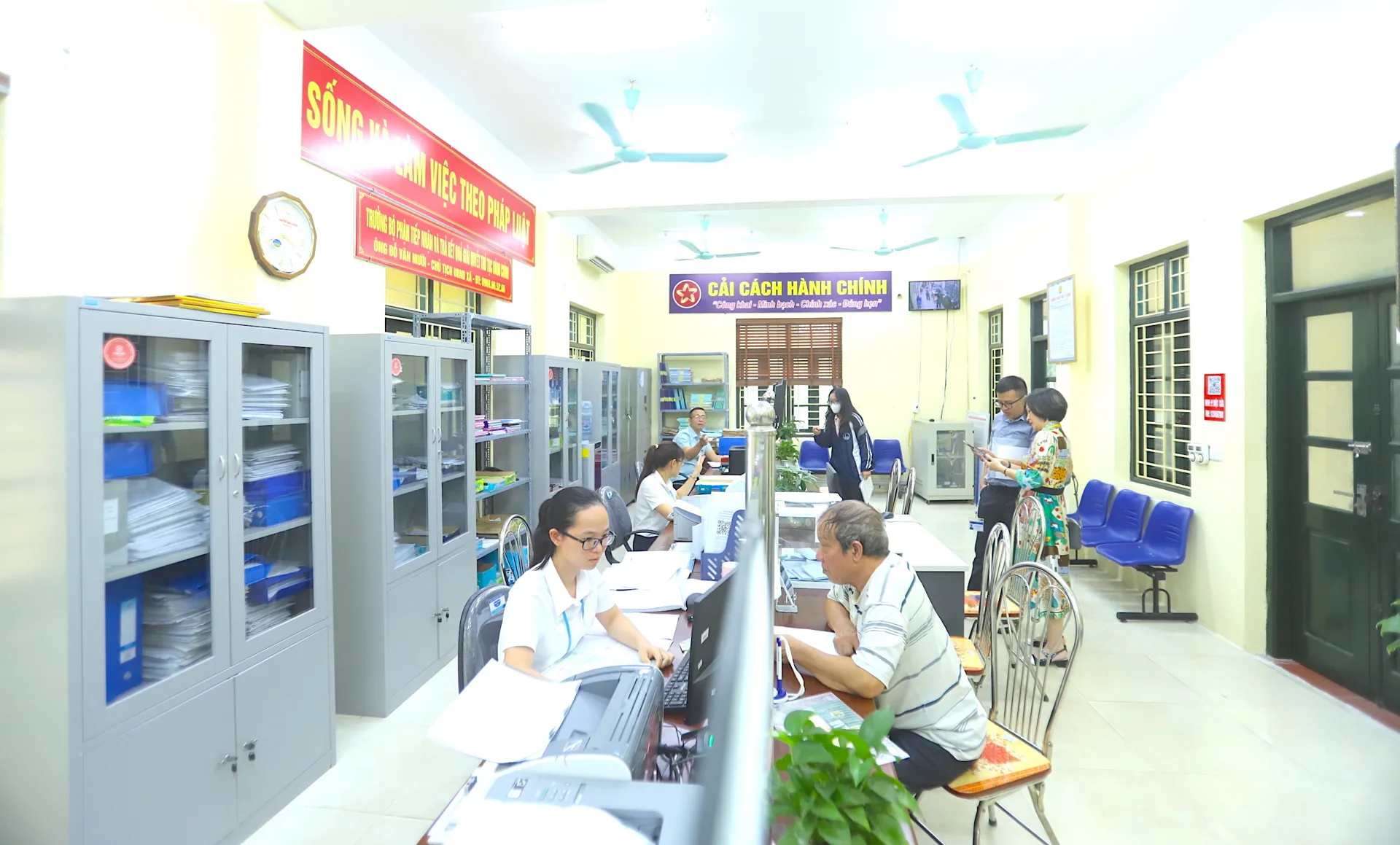 Thực hiện QTƯX gắn với giải quyết thủ tục hành chính văn minh, thân thiện