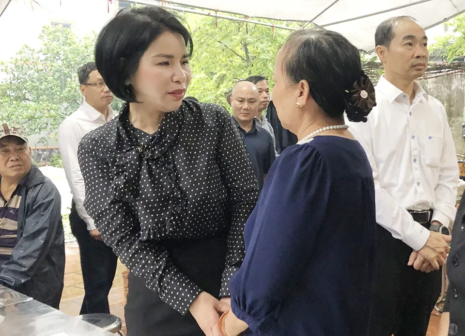 Sở Y tế thăm hỏi gia đình nạn nhân trong vụ cháy ở Thanh Xuân