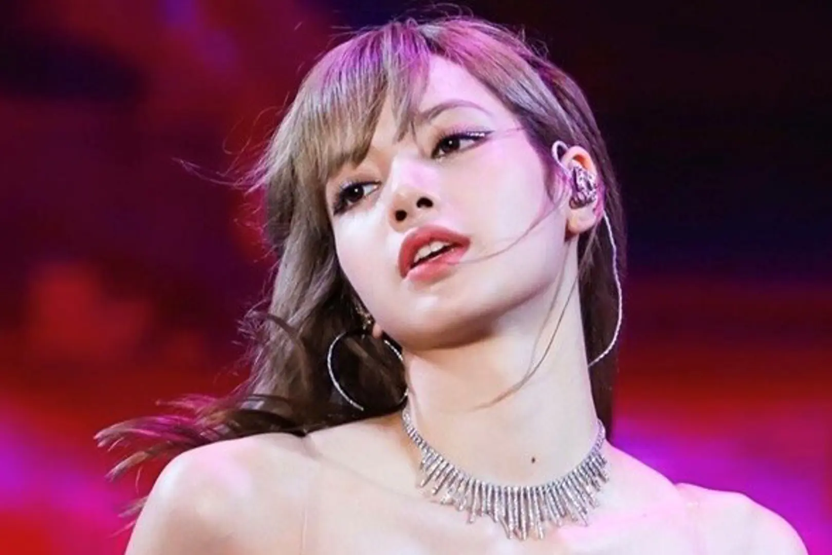 YG phản hồi về tin đồn Lisa (Blackpink) từ chối hợp đồng hơn 900 tỷ đồng