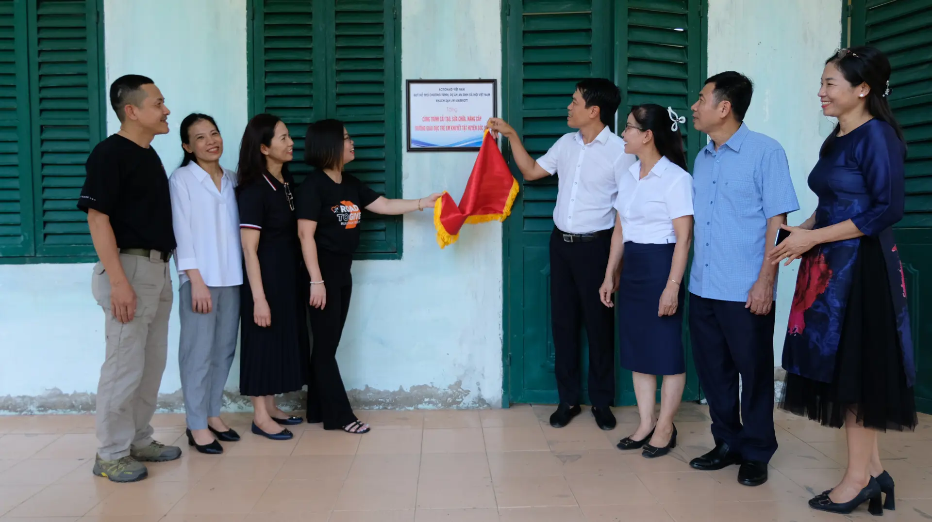 Bàn giao công trình hỗ trợ trường Giáo dục trẻ em khuyết tật huyện Sóc Sơn