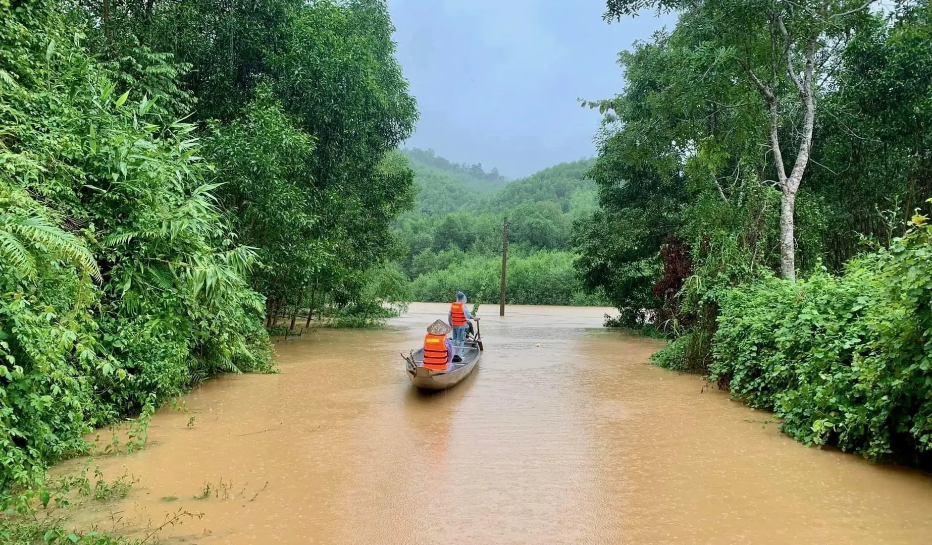 Gia tăng thiệt hại do thiên tai, mưa lớn tiếp tục mở rộng ra phía Bắc