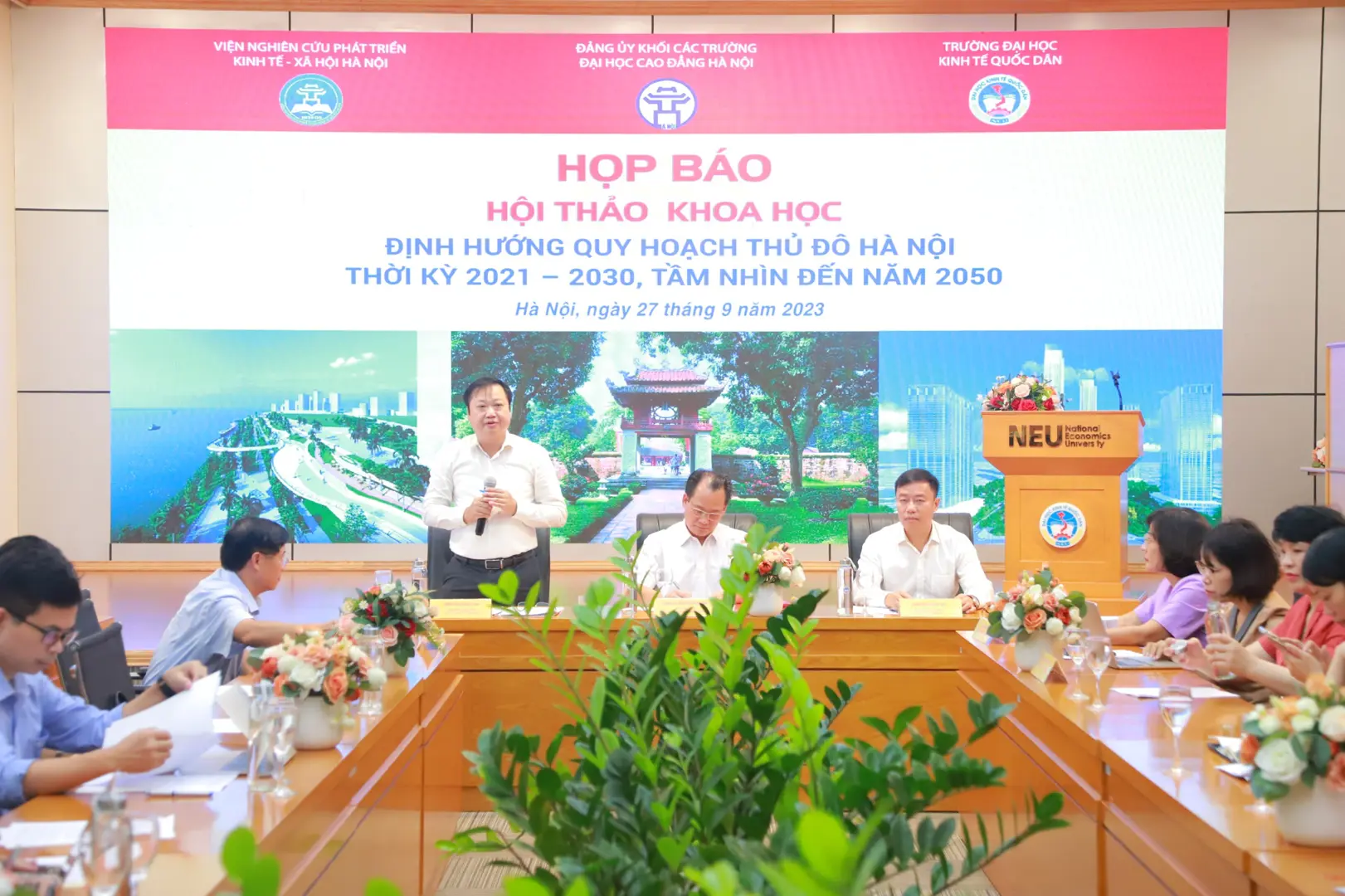 Hàng trăm đại biểu tham gia hội thảo khoa học định hướng Quy hoạch Thủ đô