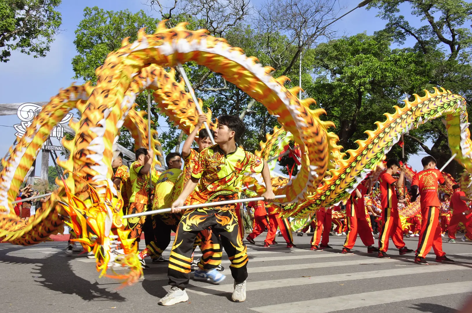 Rực rỡ sắc mầu Carnaval Thu Hà Nội  