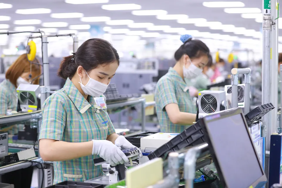 Việt Nam là điểm sáng trong bức tranh xám màu của kinh tế thế giới