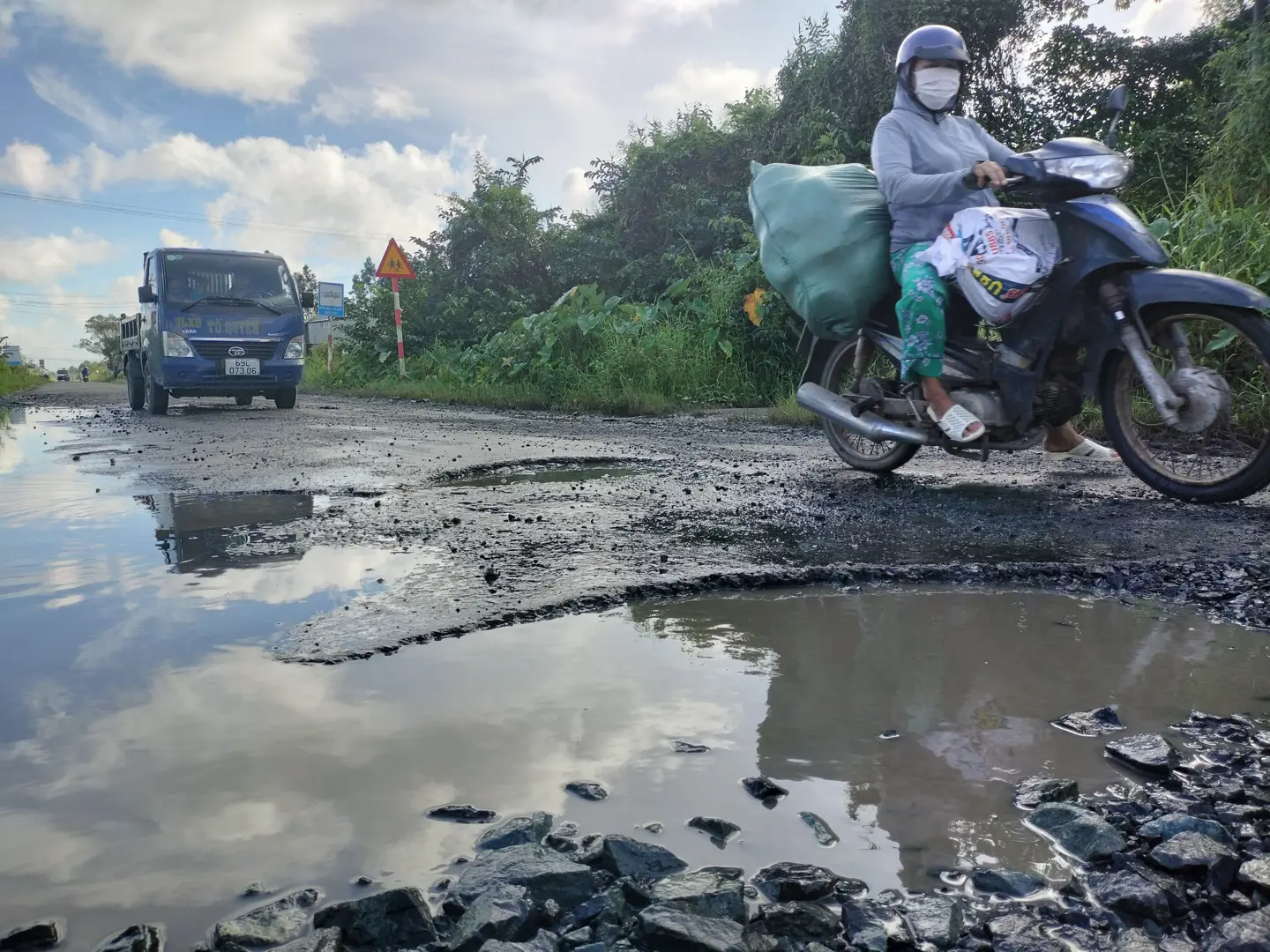 Cà Mau: "Con đường đau khổ" vì... đói vốn 