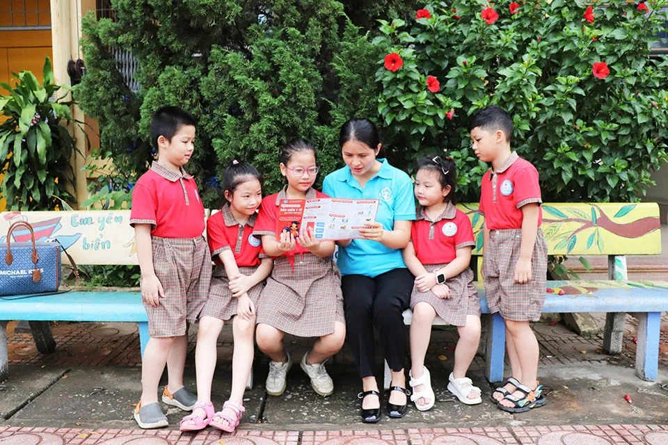 Bảo hiểm y tế HSSV: “Phao cứu sinh” nối dài những cuộc đời nhỏ bé