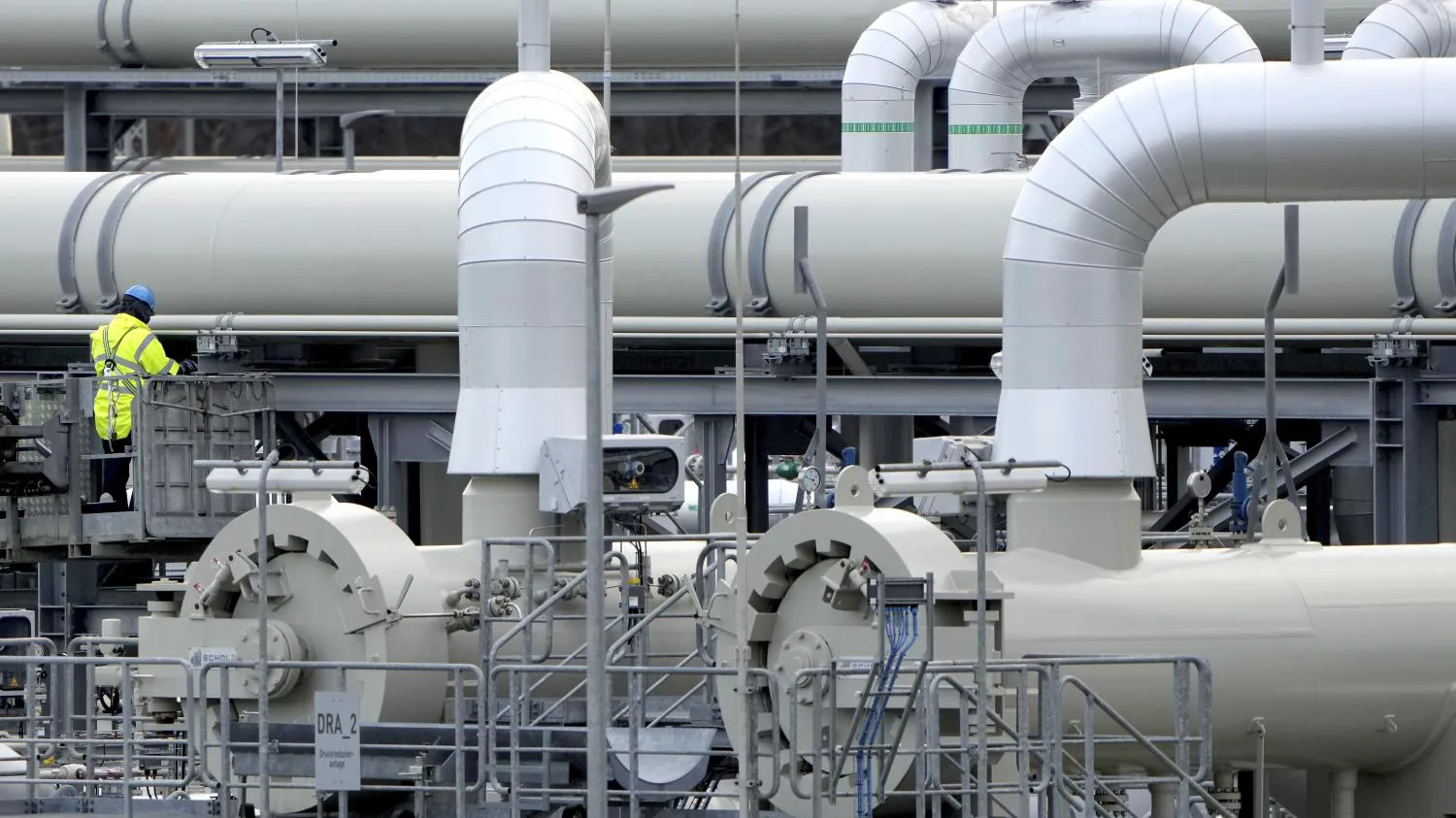 Châu Âu đối mặt cuộc khủng hoảng kép