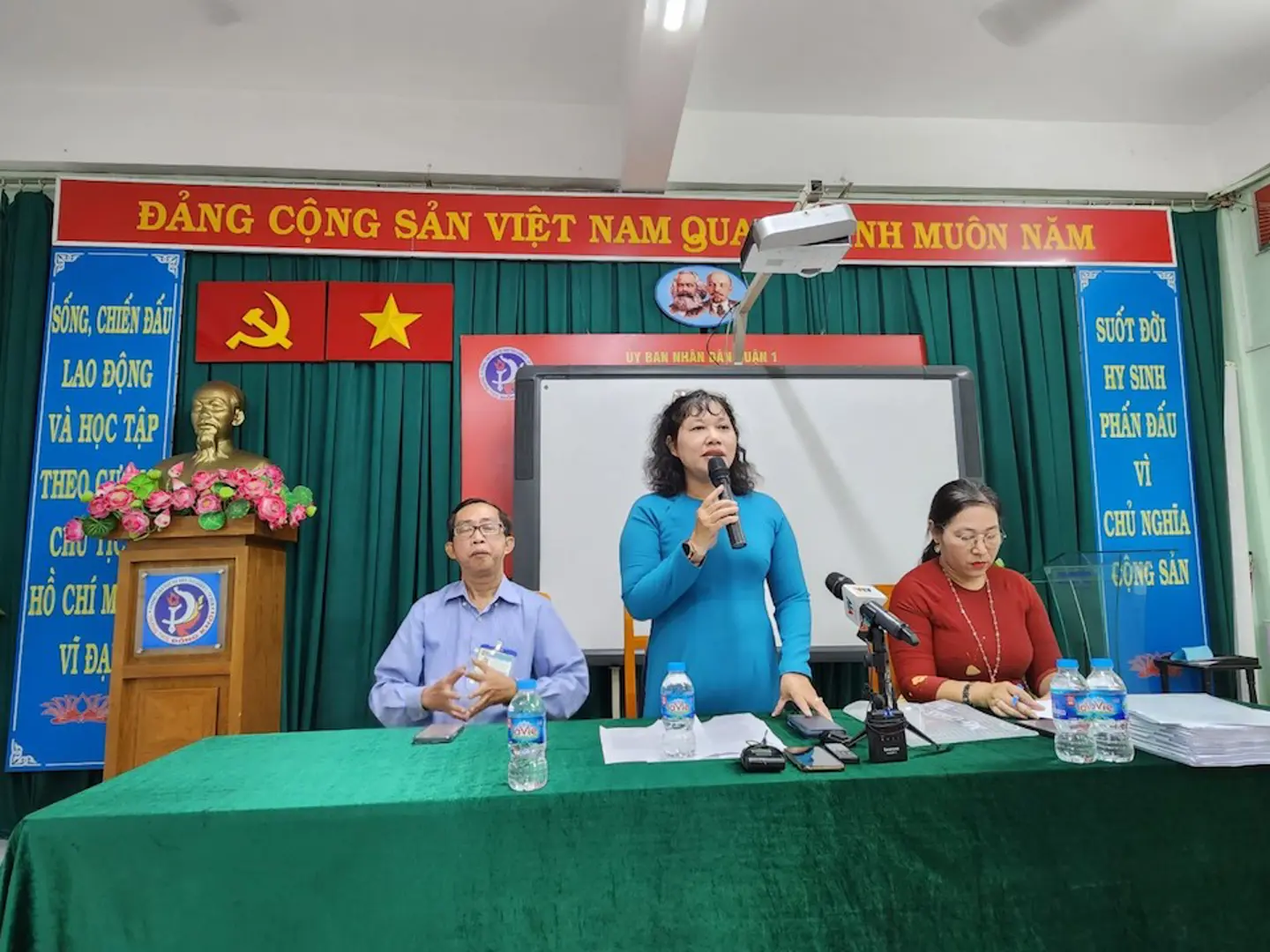 Vận động học sinh xem “Đất rừng phương Nam": Hiệu trưởng Trường Đồng Khởi nhận sai sót