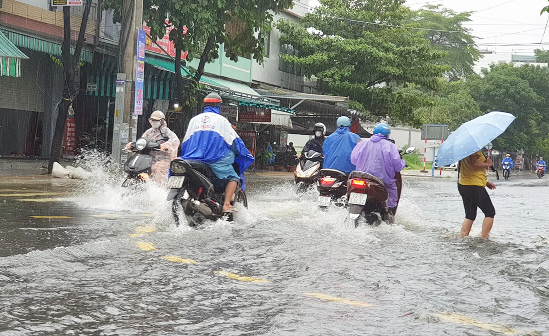 Đà Nẵng: Con liên tục nghỉ học, phụ huynh xoay như chong chóng