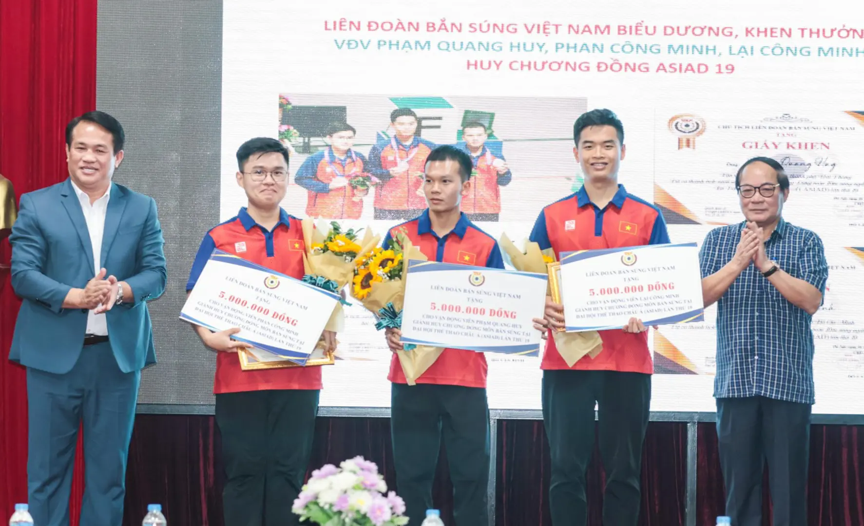 Liên đoàn Bắn súng Việt Nam khen thưởng HLV, VĐV đạt thành tích tại Asiad 19