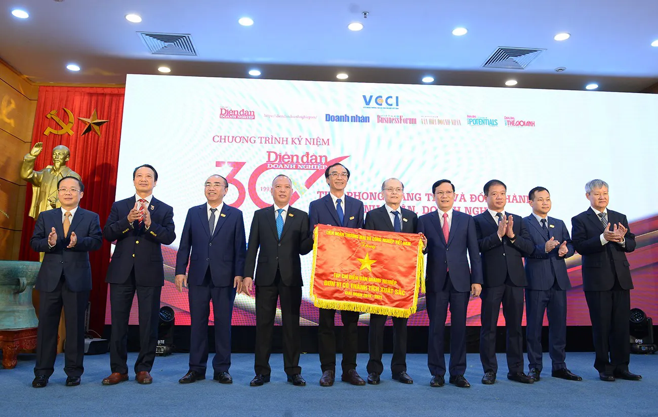 30 năm Diễn đàn Doanh nghiệp tiên phong, sáng tạo và đồng hành