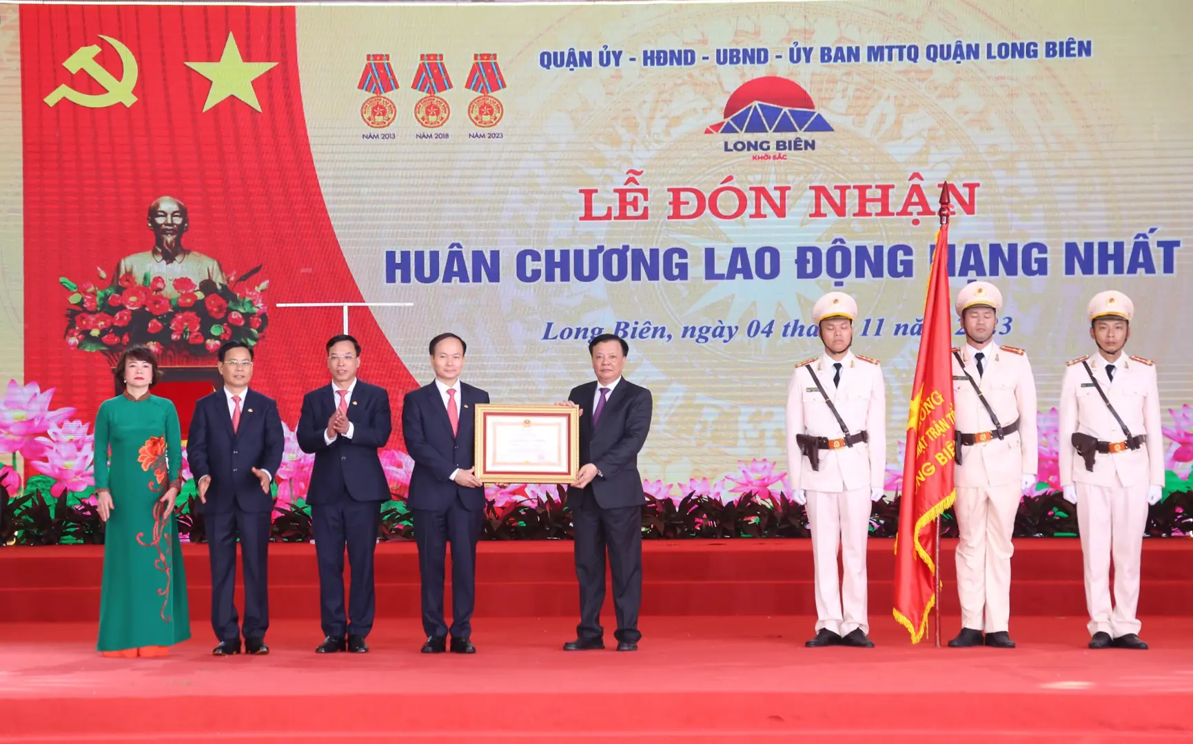 Quận Long Biên kỷ niệm 20 năm thành lập, đón Huân Chương Lao động hạng Nhất