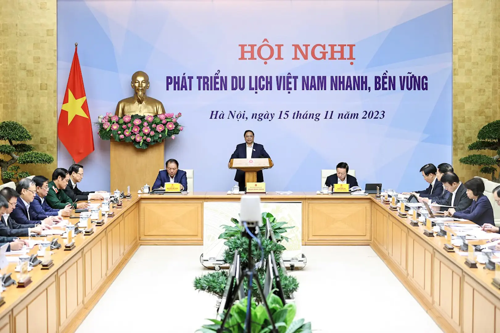 Tìm lời giải cho bài toán ngành du lịch phát triển nhanh bền vững