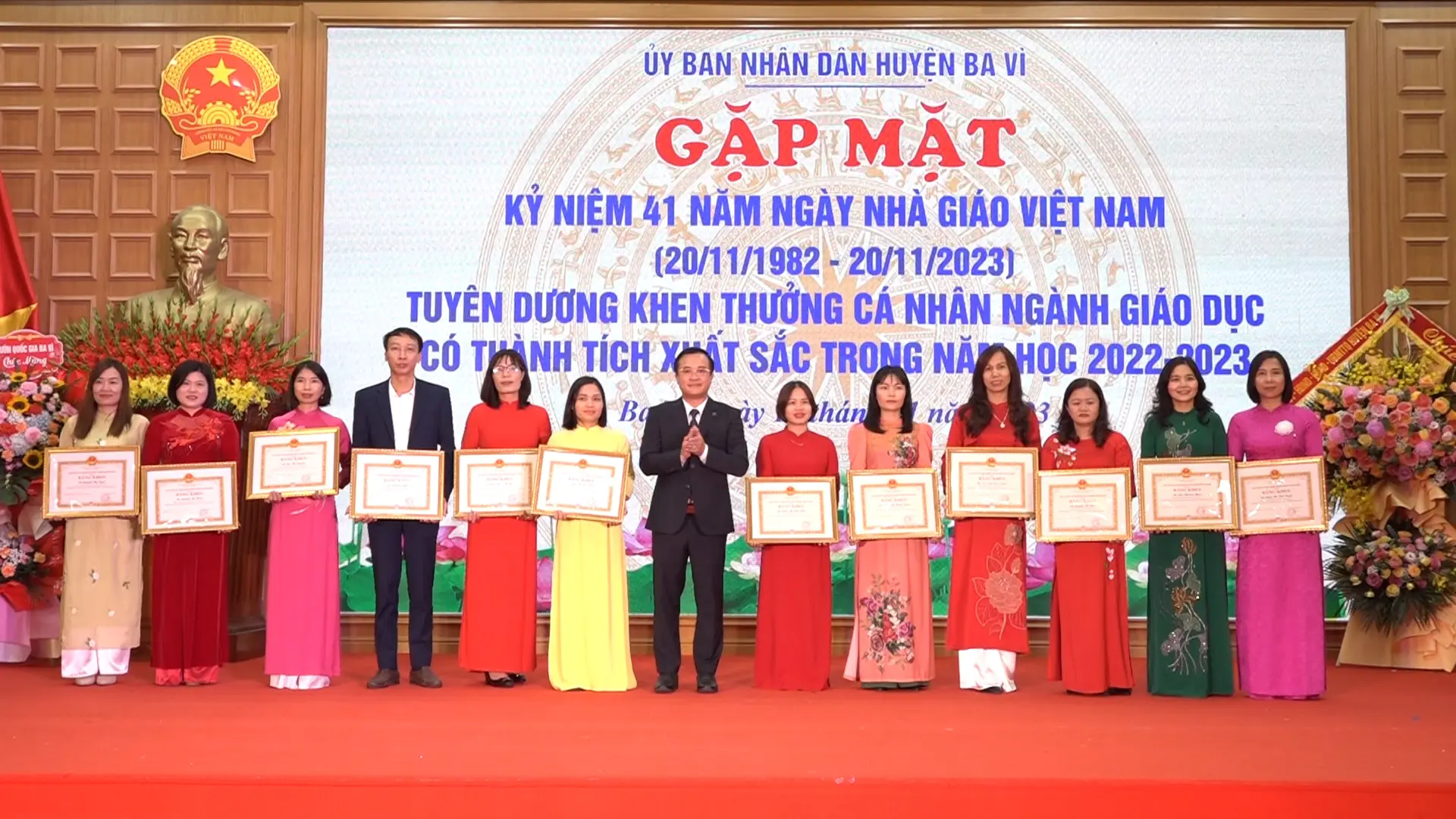 Huyện Ba Vì tuyên dương tập thể, cá nhân tiêu biểu dịp 20/11