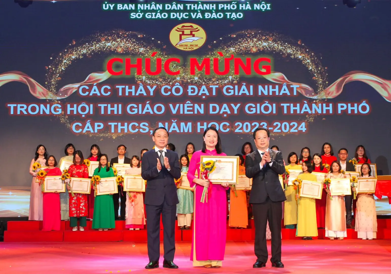 Hà Nội: Tuyên dương 179 giáo viên giỏi cấp thành phố năm học 2023 - 2024