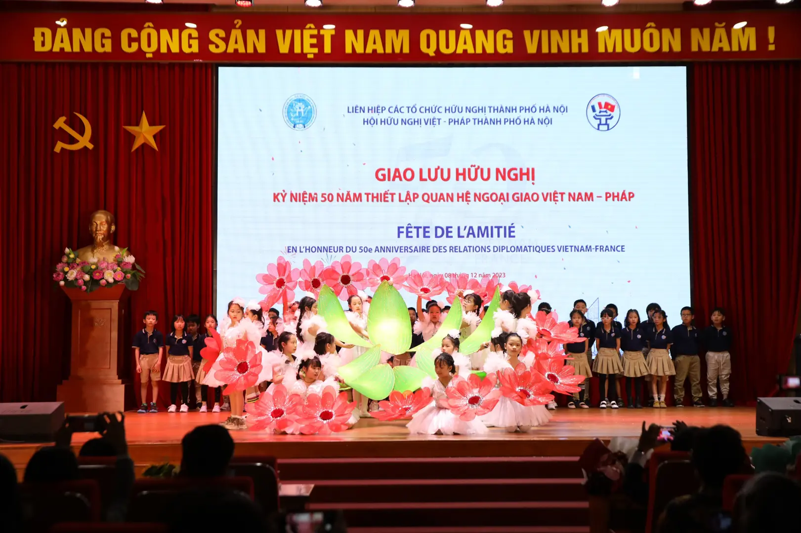 Giao lưu hữu nghị Việt-Pháp: Thúc đẩy bước tiến mới cho mối duyên 50 năm