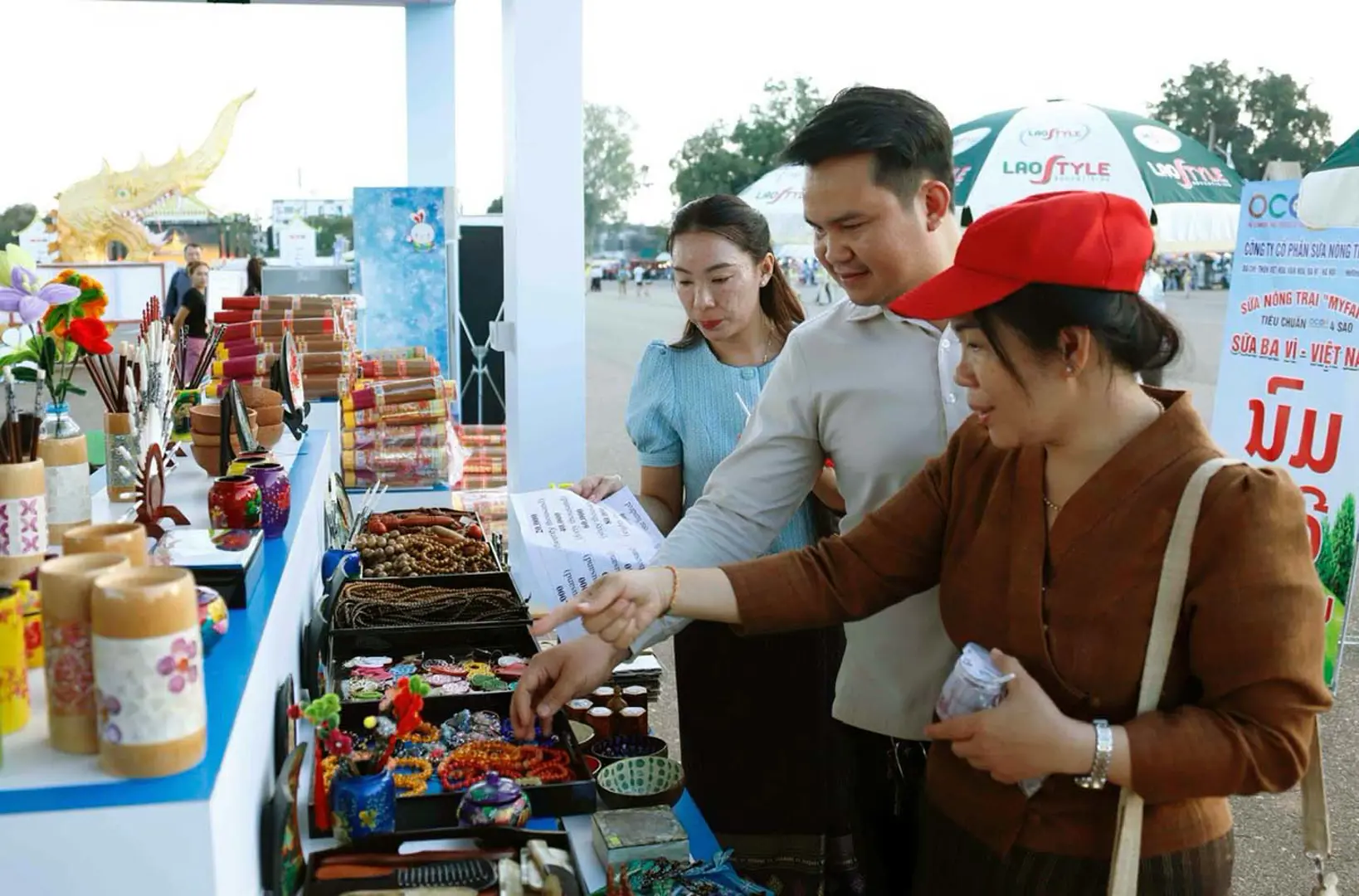 Hà Nội và Viêng Chăn tăng cường hợp tác, giao thương 2 chiều 