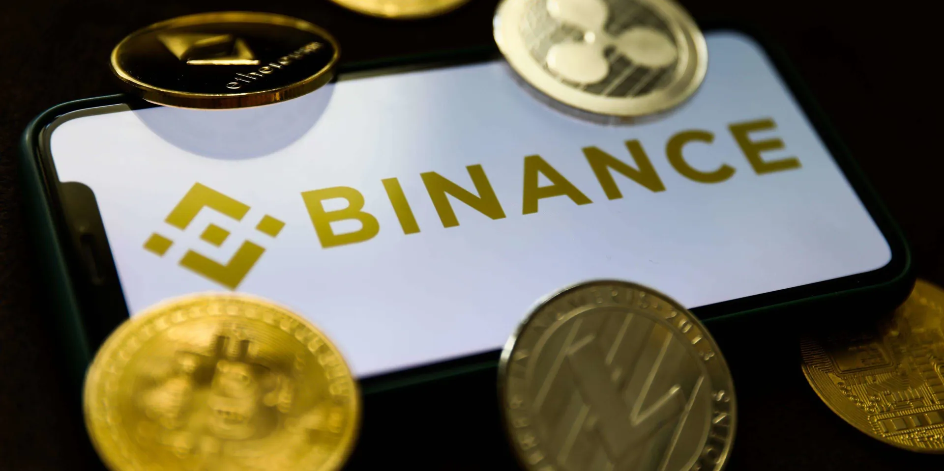 Binance bị phạt 2,7 tỷ USD